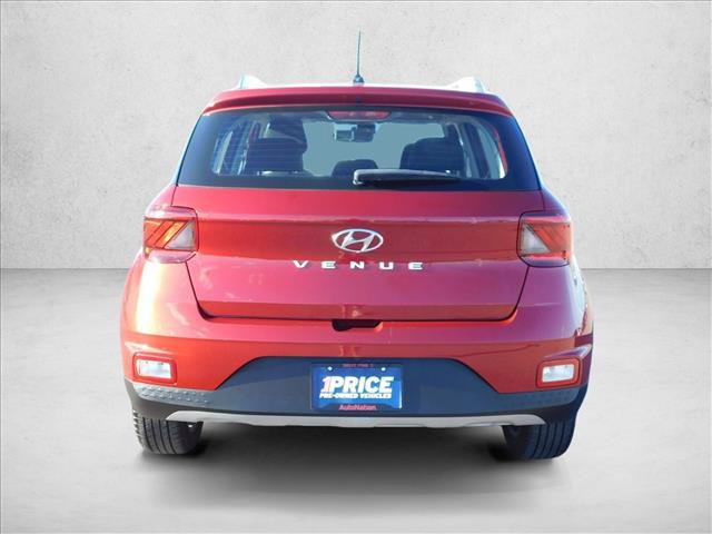 Used 2024 Hyundai Venue SEL FWD image 12