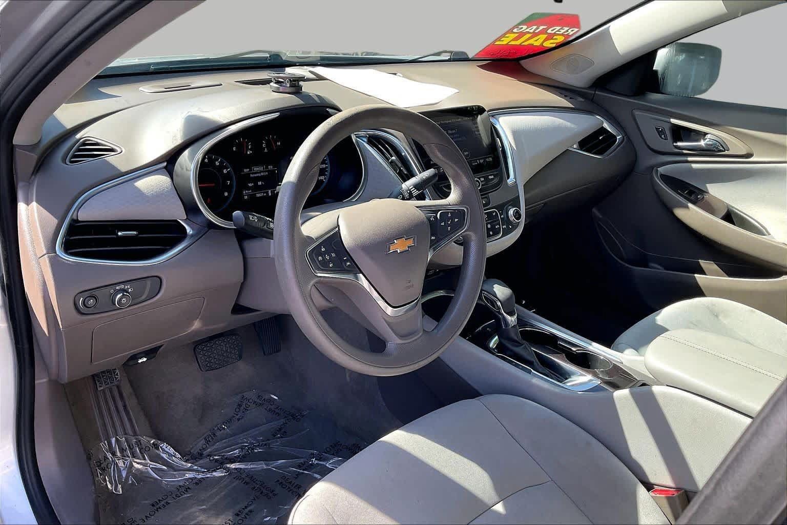 Used 2021 Chevrolet Malibu LT FWD image 14