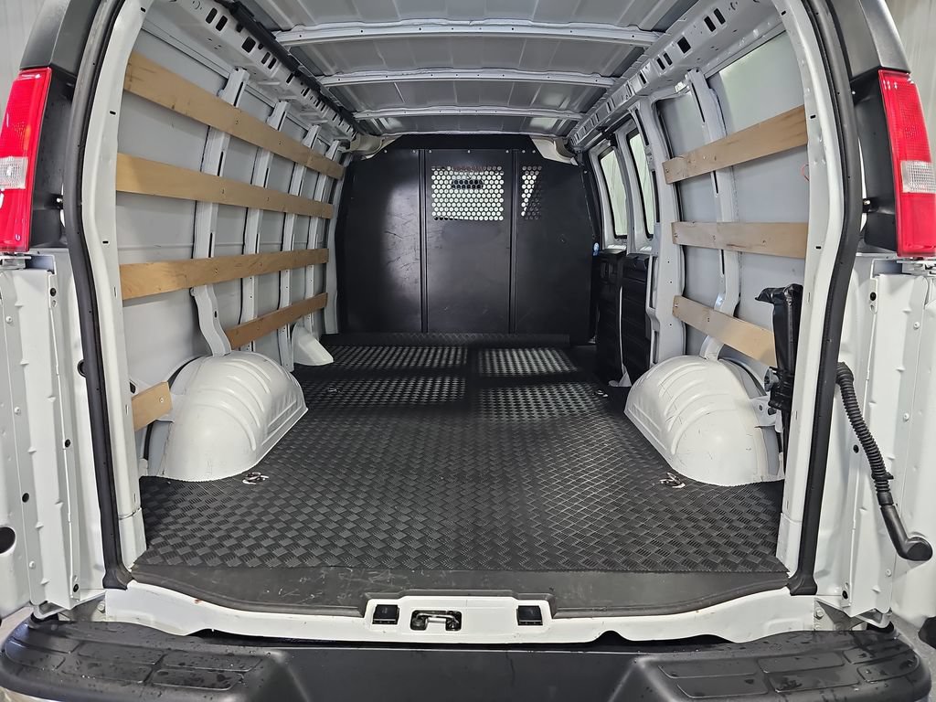 Used 2025 Chevrolet Express 2500 w/ Driver Convenience Package RWD image 11