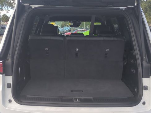 Used 2023 Jeep Wagoneer Series III w/ Preferred Equipment Group image 14