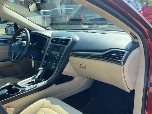 Used 2014 Ford Fusion SE w/ Equipment Group 202A FWD image 22