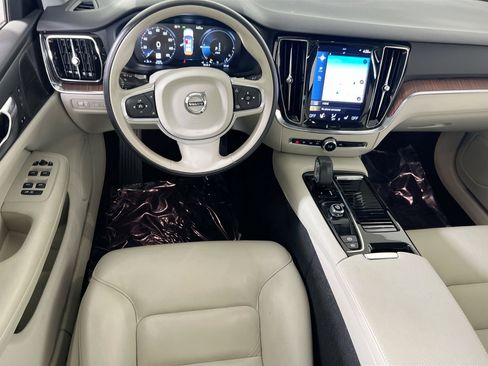 Used 2022 Volvo S60 T8 R-Design Expression w/ Premium Package image 24