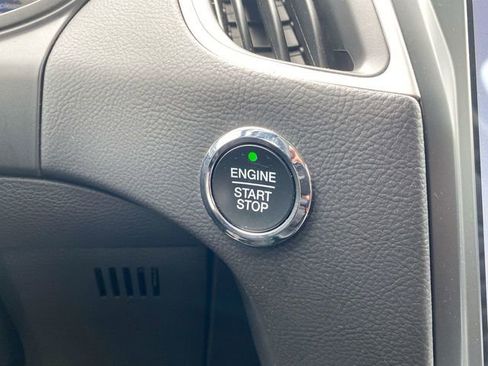 Used 2024 Ford Edge SEL image 17