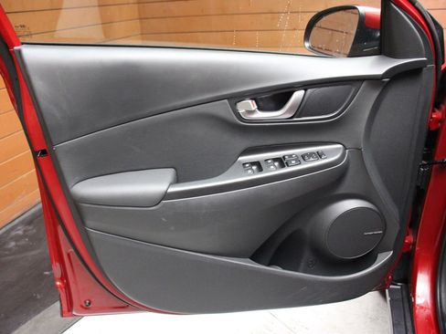 Used 2023 Hyundai Kona Limited image 23