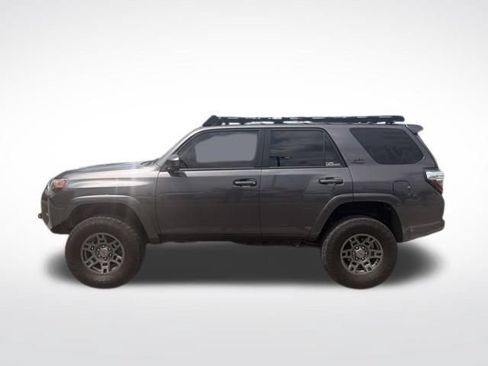 Used 2019 Toyota 4Runner SR5 AWD/4WD image 6