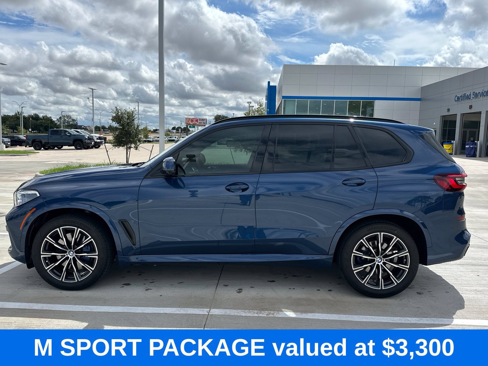 Used 2023 BMW X5 xDrive40i w/ Executive Package AWD/4WD image 2