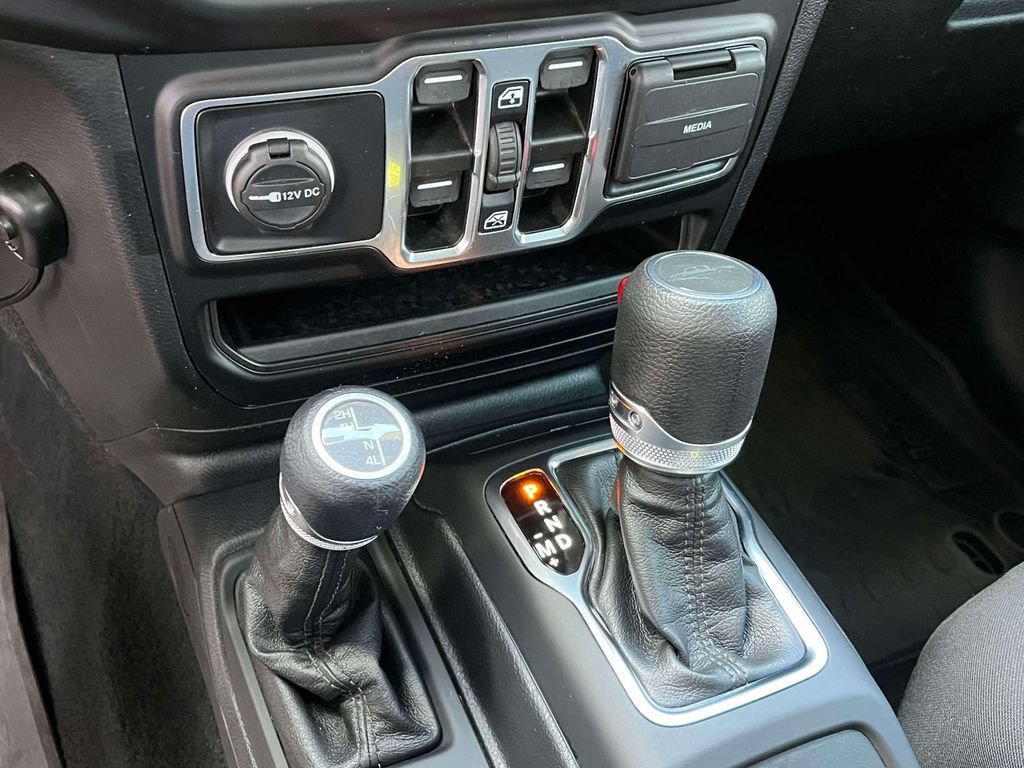 Used 2022 Jeep Gladiator Sport AWD/4WD image 29