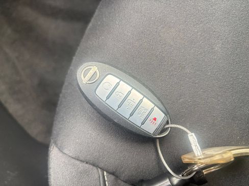Used 2025 Nissan Altima 2.5 SV FWD image 21