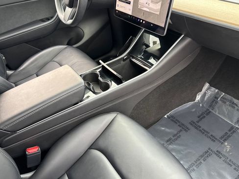 Used 2020 Tesla Model Y Long Range image 32