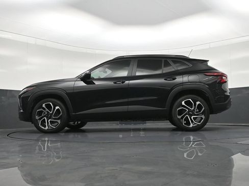 Used 2025 Chevrolet Trax RS w/ Driver Confidence Package FWD image 25