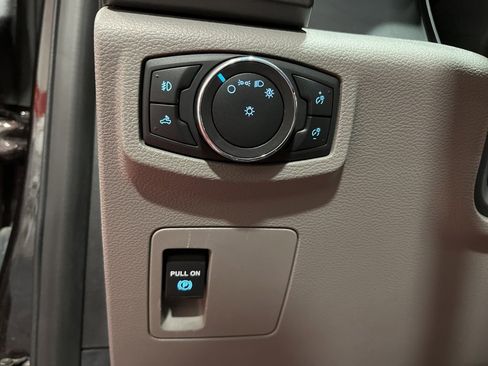 Used 2018 Ford F150 XLT image 18