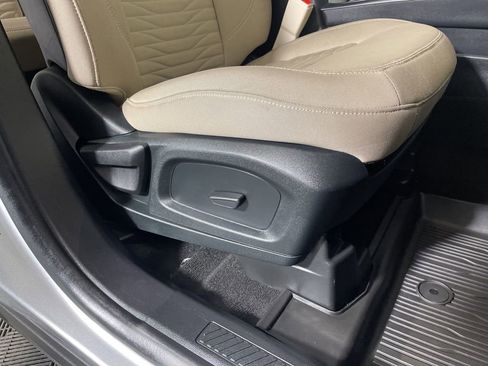 Used 2020 Ford Explorer XLT w/ Comfort Package AWD/4WD image 25