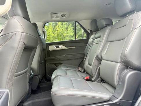 Used 2026 Ford Explorer Active w/ Active Comfort Package RWD image 27
