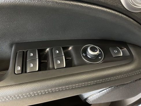 Used 2024 Alfa Romeo Stelvio Veloce image 16