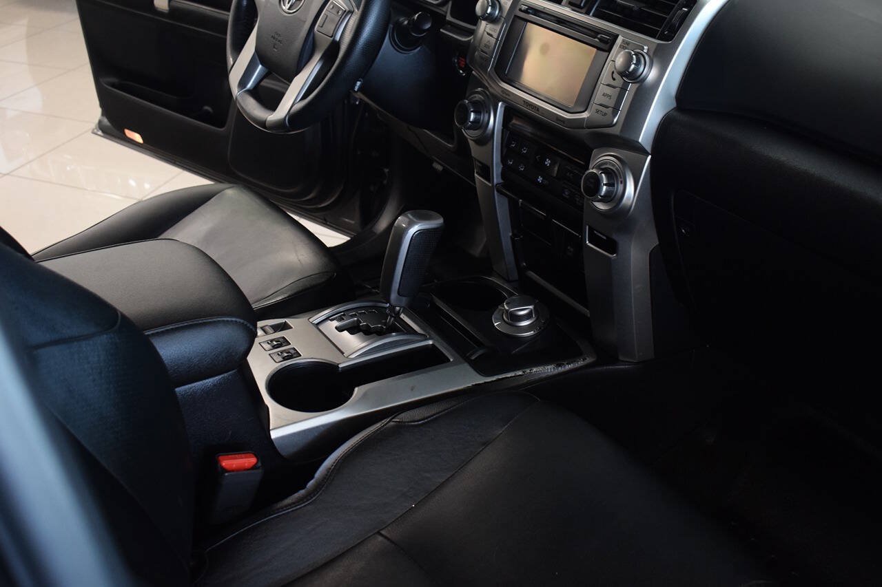 Used 2012 Toyota 4Runner Limited AWD/4WD image 22