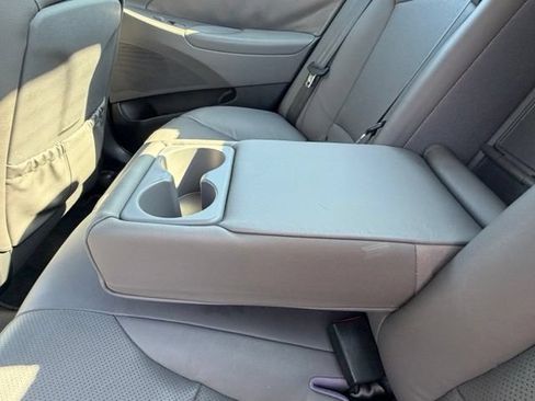 Used 2011 Hyundai Sonata Hybrid w/ Premium Equipment Pkg 2 FWD image 16