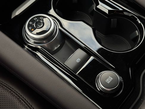 Used 2025 Ford Explorer Platinum w/ Ultimate Package image 33