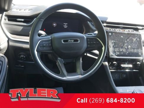 Used 2024 Jeep Grand Cherokee L Limited AWD/4WD image 38