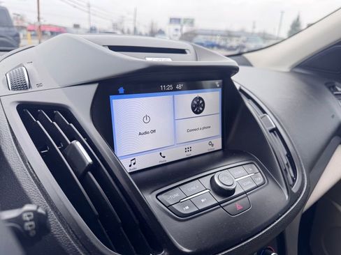 Used 2017 Ford Escape SE w/ Equipment Group 201A image 18