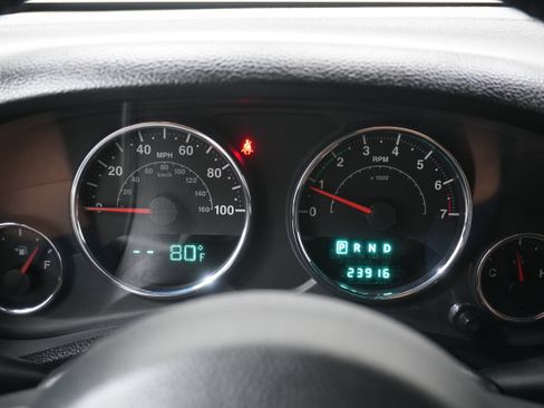 Used 2013 Jeep Wrangler Unlimited Rubicon w/ Connectivity Group image 18