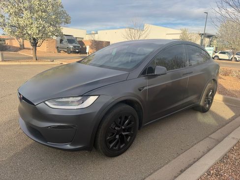 Used 2023 Tesla Model X image 11