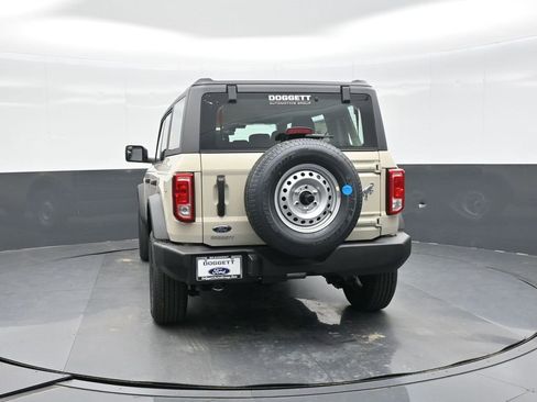 New 2025 Ford Bronco 4-Door image 5