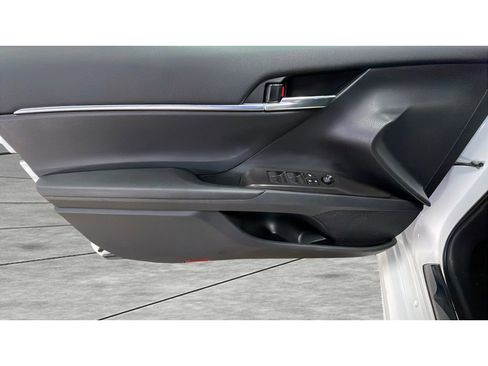 Used 2024 Toyota Camry SE FWD image 10