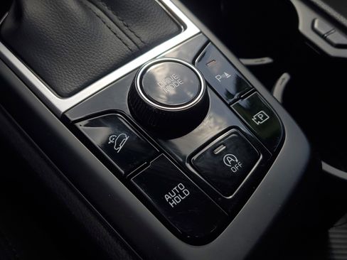 Used 2025 Kia Sportage LX image 8