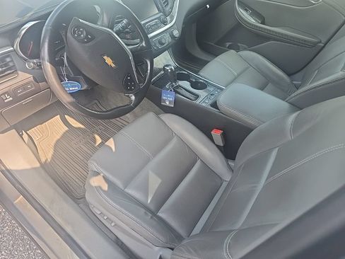 Used 2019 Chevrolet Impala LT w/ LT Leather Package FWD image 12