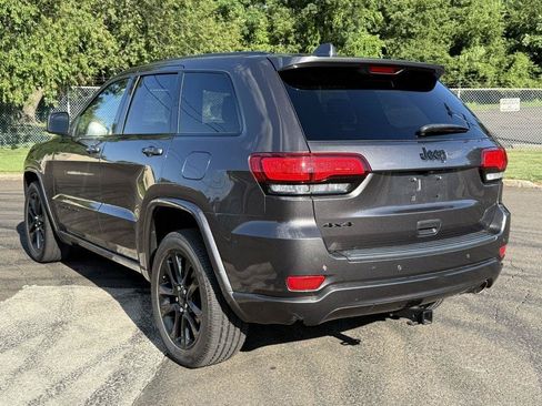 Used 2019 Jeep Grand Cherokee Altitude AWD/4WD image 11