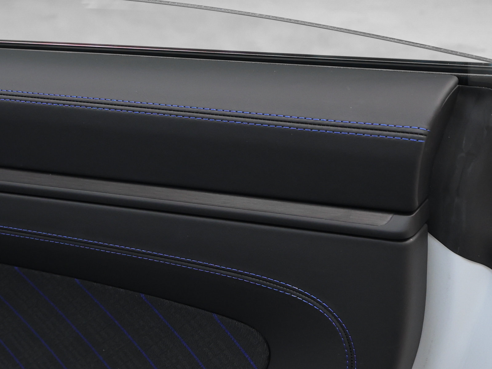 Certified 2025 Porsche 911 Carrera T RWD image 27