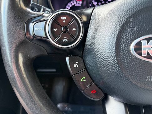 Used 2018 Kia Soul + FWD image 22