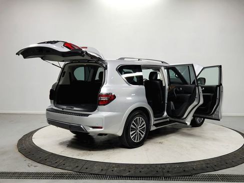 Used 2023 Nissan Armada SL w/ Captain's Chairs Package image 15