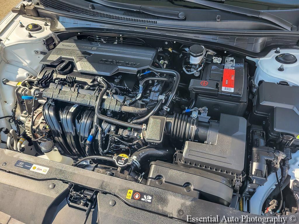 Used 2025 Hyundai Elantra SEL FWD image 30
