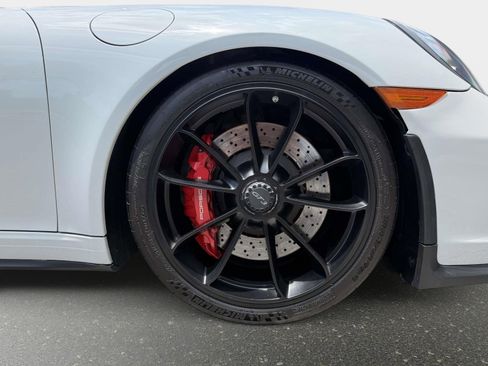 Used 2018 Porsche 911 GT3 RWD image 22