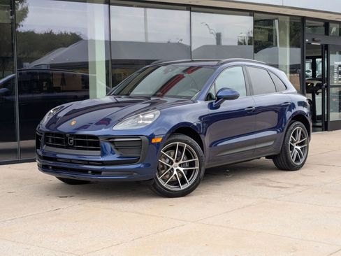 Certified 2026 Porsche Macan AWD/4WD image 1