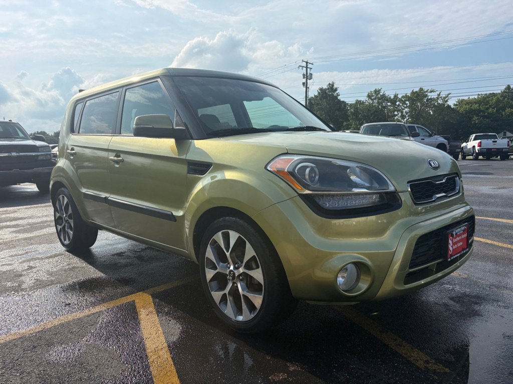 Used 2013 Kia Soul ! w/ Premium Pkg FWD image 4