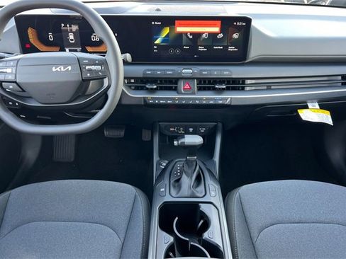 New 2025 Kia K4 LXS image 15