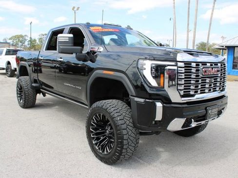 Used 2024 GMC Sierra 2500 Denali w/ Denali Reserve Package image 16