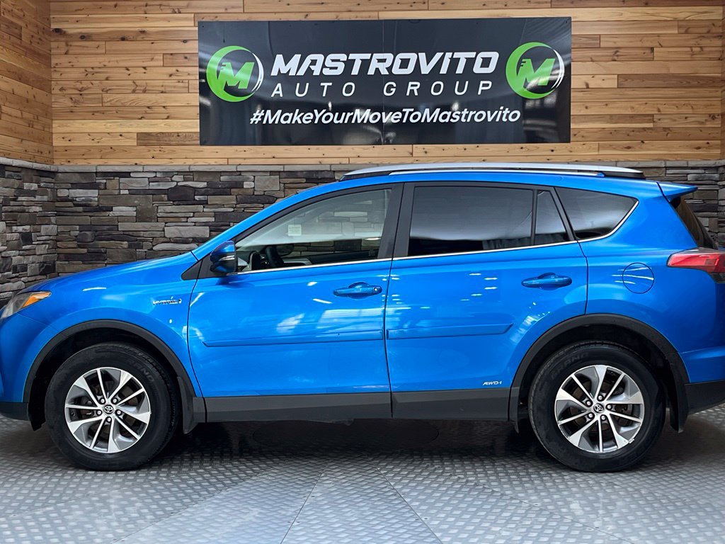 Used 2017 Toyota RAV4 XLE AWD/4WD image 10