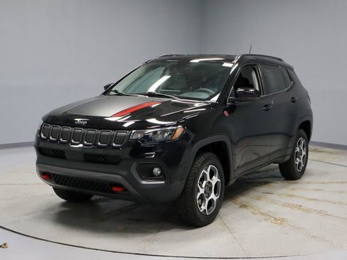 Used 2022 Jeep Compass Trailhawk image 6