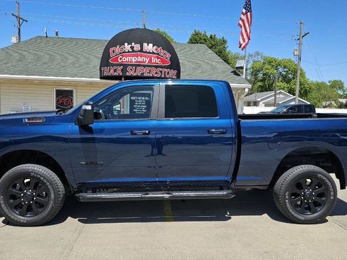 Used 2024 RAM 2500 Big Horn w/ Night Edition AWD/4WD image 3