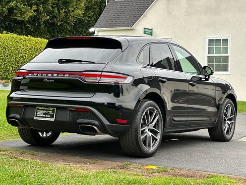 Certified 2025 Porsche Macan AWD/4WD image 8