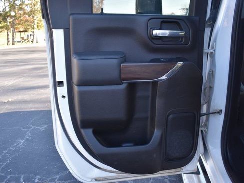 Used 2023 GMC Sierra 2500 SLT w/ SLT Convenience Package image 16