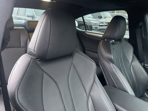 Used 2022 Lexus ES 300h F Sport image 7