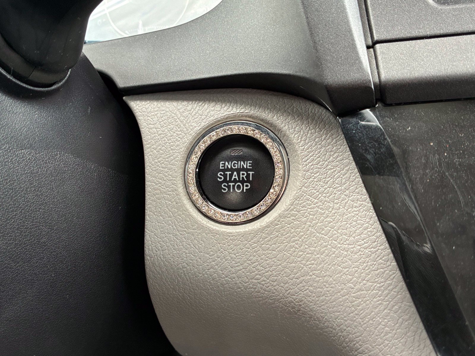 Used 2020 Toyota Sienna XLE Premium FWD image 24