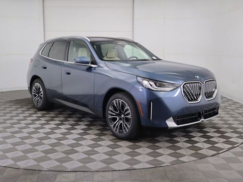 Certified 2025 BMW X3 xDrive30i w/ Premium Package image 3