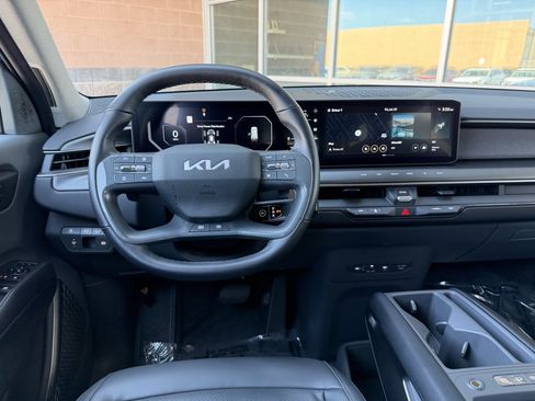 Used 2024 Kia EV9 Wind AWD/4WD image 17
