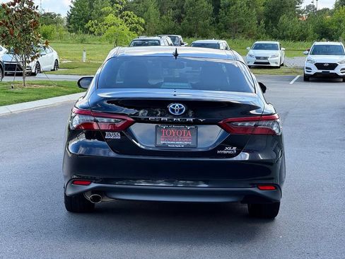 Used 2023 Toyota Camry XLE w/ Cold Weather Package FWD image 5