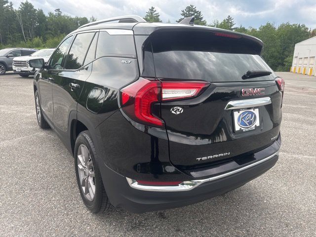 Used 2024 GMC Terrain SLT AWD/4WD image 4